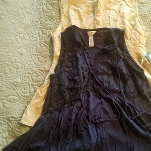 Lot of 2 ladies sleeveless tops size large